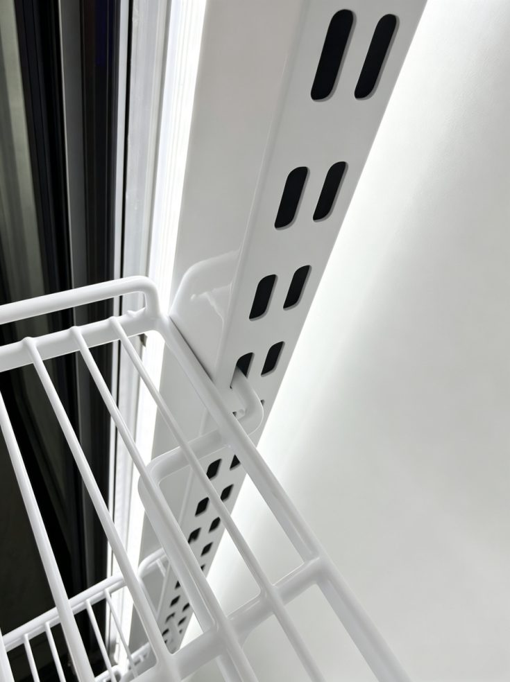 Display shelving rack for cold rooms