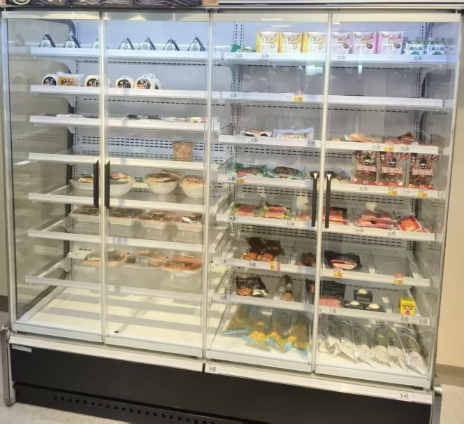 Frameless transparent-spacer glass door — full-view display cooler